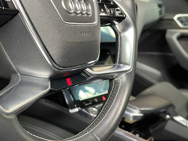 Audi e-tron 50 quattro launch edition black 71 kwh 313pk 2019 (origineel-nl + 1e eigenaar), h-970-bh - afbeelding 25 van  67