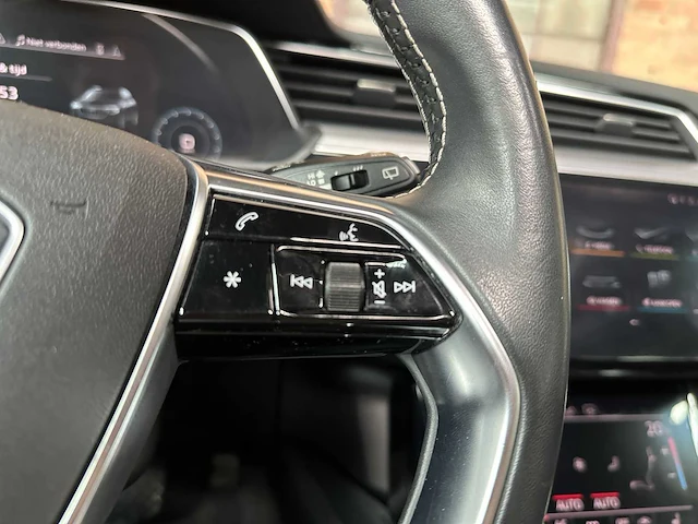 Audi e-tron 50 quattro launch edition black 71 kwh 313pk 2019 (origineel-nl + 1e eigenaar), h-970-bh - afbeelding 26 van  67