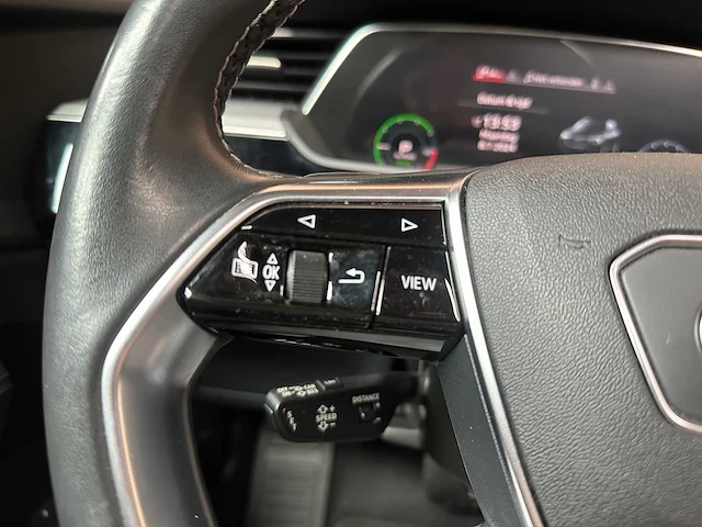 Audi e-tron 50 quattro launch edition black 71 kwh 313pk 2019 (origineel-nl + 1e eigenaar), h-970-bh - afbeelding 28 van  67