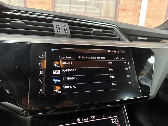 Audi e-tron 50 quattro launch edition black 71 kwh 313pk 2019 (origineel-nl + 1e eigenaar), h-970-bh - afbeelding 38 van  67
