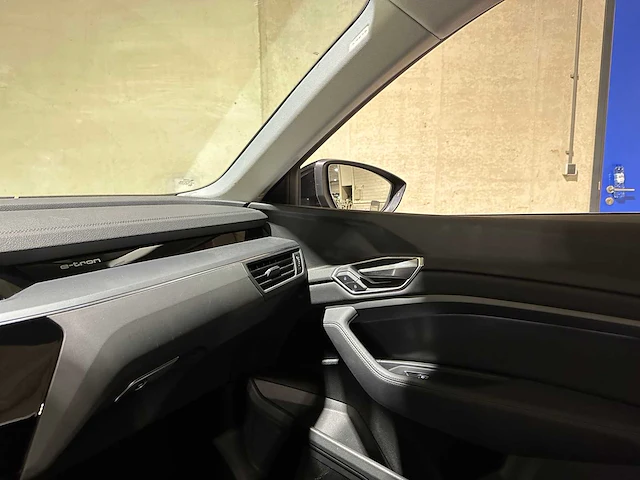 Audi e-tron 50 quattro launch edition plus 71 kwh 313pk 2019, g-120-xv - afbeelding 29 van  50