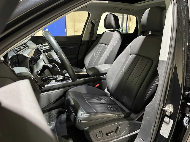 Audi e-tron 50 quattro launch edition plus 71 kwh 313pk 2019, g-120-xv - afbeelding 32 van  50