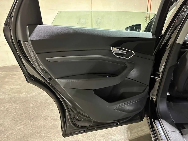 Audi e-tron 50 quattro launch edition plus 71 kwh 313pk 2019, g-120-xv - afbeelding 33 van  50