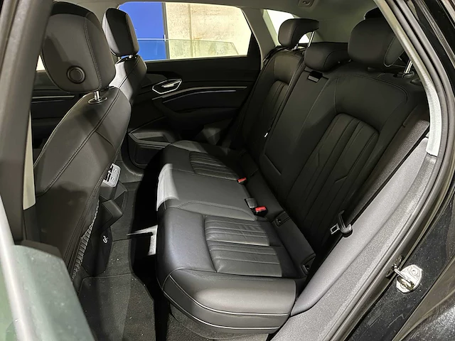 Audi e-tron 50 quattro launch edition plus 71 kwh 313pk 2019, g-120-xv - afbeelding 35 van  50
