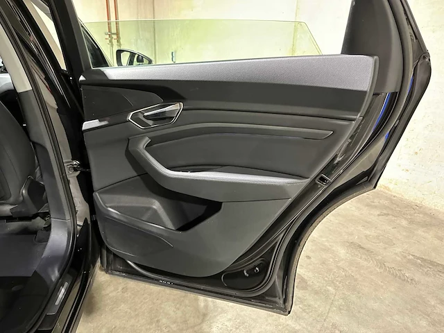 Audi e-tron 50 quattro launch edition plus 71 kwh 313pk 2019, g-120-xv - afbeelding 38 van  50