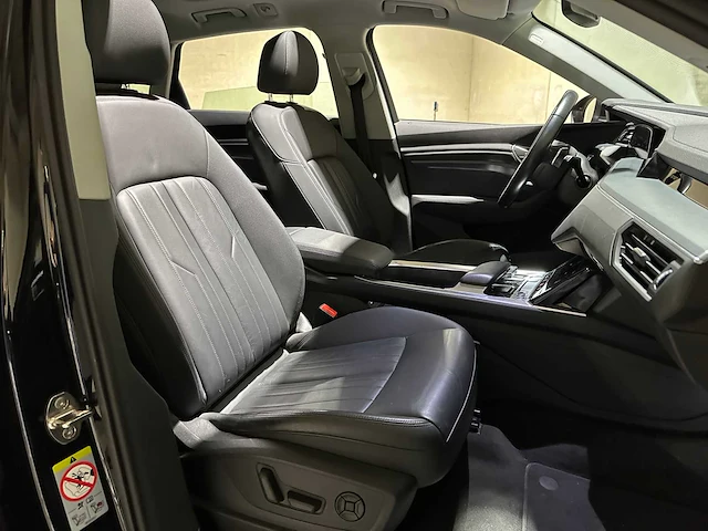 Audi e-tron 50 quattro launch edition plus 71 kwh 313pk 2019, g-120-xv - afbeelding 41 van  50