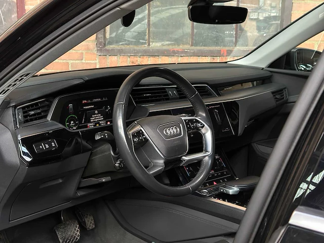 Audi e-tron 50 quattro launch edition plus 71 kwh 313pk 2019, g-440-xz - afbeelding 8 van  42