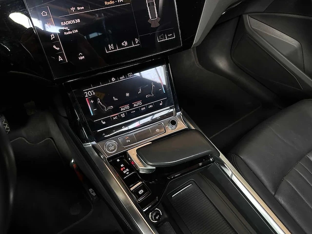 Audi e-tron 50 quattro launch edition plus 71 kwh 313pk 2019, g-440-xz - afbeelding 18 van  42