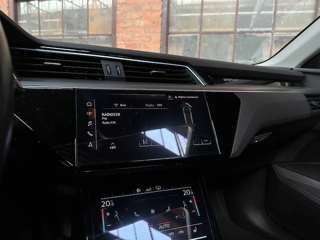 Audi e-tron 50 quattro launch edition plus 71 kwh 313pk 2019, g-440-xz - afbeelding 19 van  42