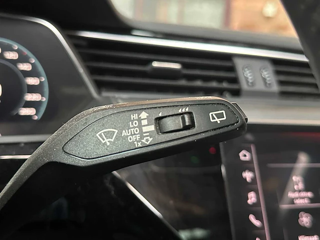 Audi e-tron 50 quattro launch edition plus 71 kwh 313pk 2019, g-907-xp - afbeelding 21 van  45