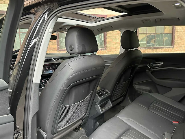 Audi e-tron 50 quattro launch edition plus 71 kwh 313pk 2019, g-907-xp - afbeelding 26 van  45