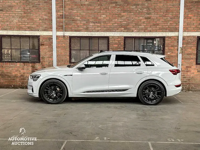 Audi e-tron 50 quattro launch edition plus 71 kwh 313pk 2019 (origineel-nl), h-071-bt - afbeelding 17 van  64