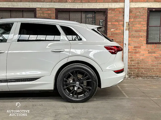 Audi e-tron 50 quattro launch edition plus 71 kwh 313pk 2019 (origineel-nl), h-071-bt - afbeelding 19 van  64
