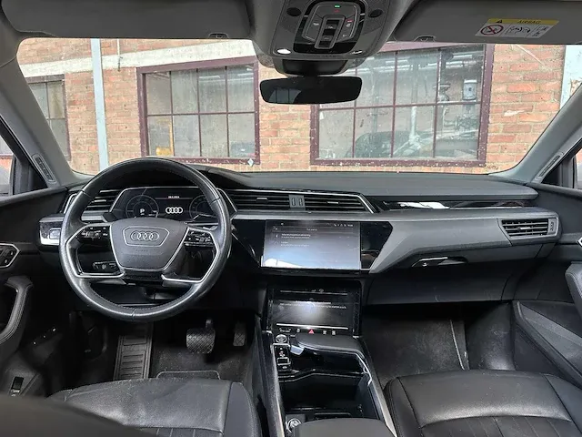 Audi e-tron 50 quattro launch edition plus 71 kwh 313pk 2019 (origineel-nl), h-071-bt - afbeelding 21 van  64
