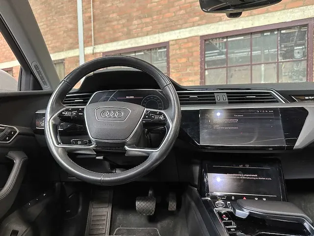 Audi e-tron 50 quattro launch edition plus 71 kwh 313pk 2019 (origineel-nl), h-071-bt - afbeelding 22 van  64