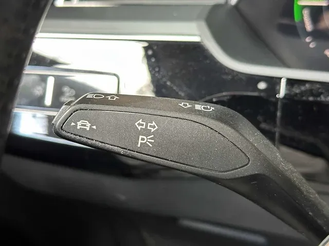 Audi e-tron 50 quattro launch edition plus 71 kwh 313pk 2019 (origineel-nl), h-071-bt - afbeelding 29 van  64