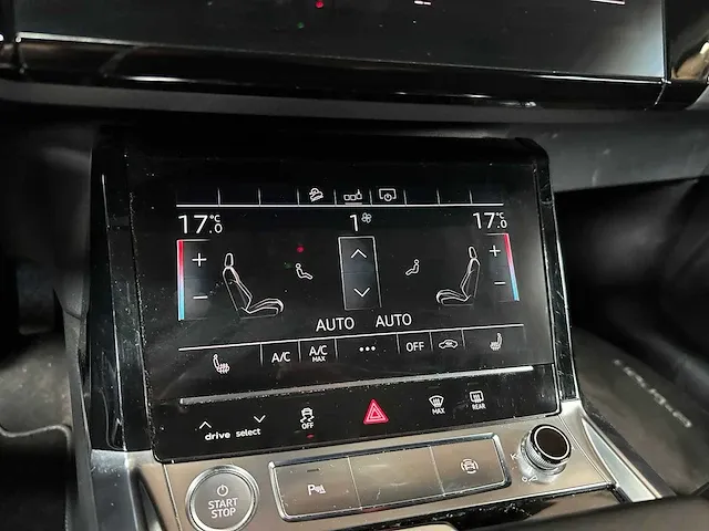Audi e-tron 50 quattro launch edition plus 71 kwh 313pk 2019 (origineel-nl), h-071-bt - afbeelding 33 van  64