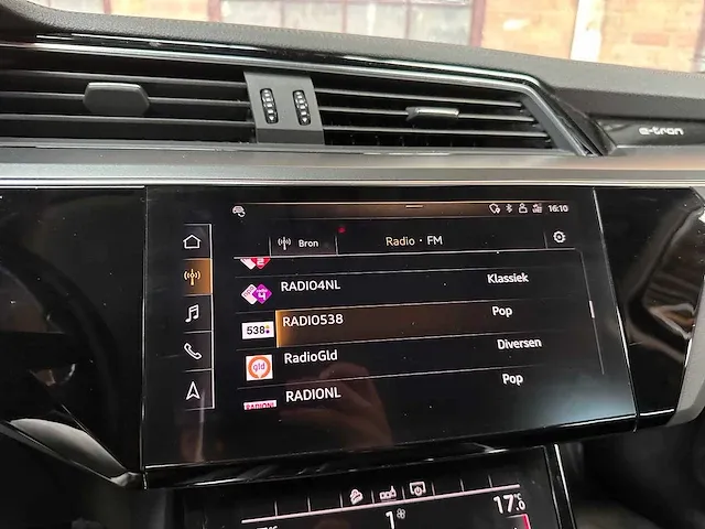 Audi e-tron 50 quattro launch edition plus 71 kwh 313pk 2019 (origineel-nl), h-071-bt - afbeelding 36 van  64
