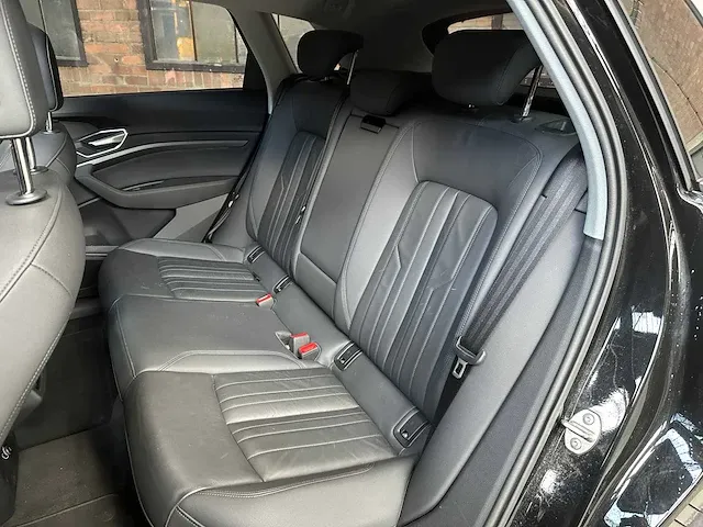 Audi e-tron 50 quattro launch edition plus 71 kwh 313pk 2019 (origineel-nl), h-071-bt - afbeelding 54 van  64