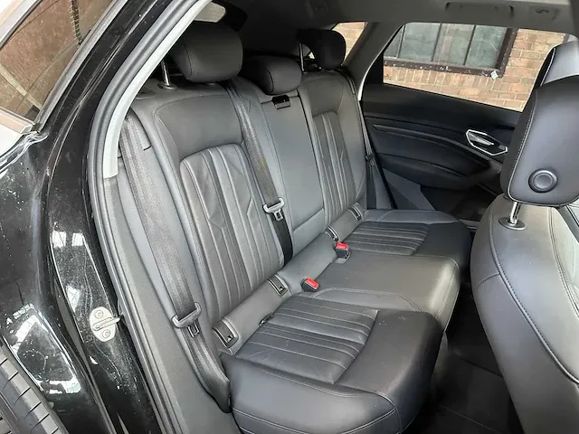 Audi e-tron 50 quattro launch edition plus 71 kwh 313pk 2019 (origineel-nl), h-071-bt - afbeelding 55 van  64