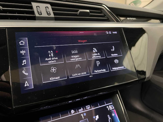 Audi e-tron 50 quattro launch edition plus 71 kwh 313pk 2019 (origineel-nl), h-644-bl - afbeelding 30 van  72