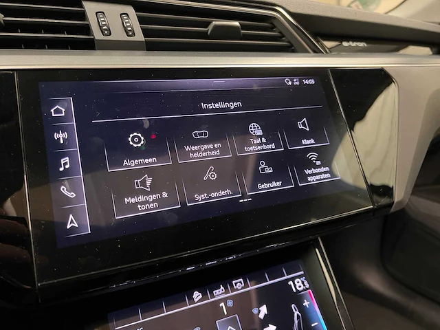 Audi e-tron 50 quattro launch edition plus 71 kwh 313pk 2019 (origineel-nl), h-644-bl - afbeelding 31 van  72