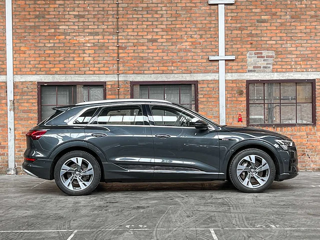 Audi e-tron 50 quattro launch edition plus 71 kwh 313pk 2019 (origineel-nl), h-889-db - afbeelding 3 van  47