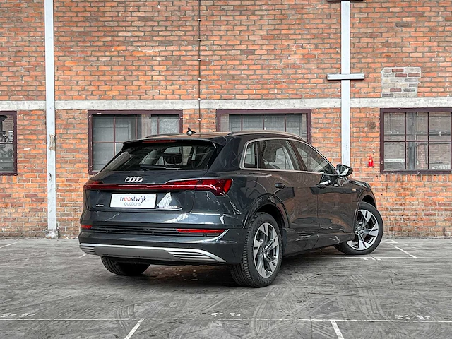 Audi e-tron 50 quattro launch edition plus 71 kwh 313pk 2019 (origineel-nl), h-889-db - afbeelding 4 van  47