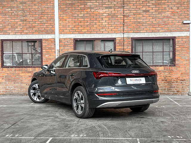 Audi e-tron 50 quattro launch edition plus 71 kwh 313pk 2019 (origineel-nl), h-889-db - afbeelding 9 van  47