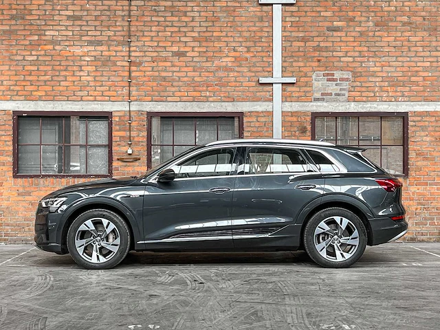 Audi e-tron 50 quattro launch edition plus 71 kwh 313pk 2019 (origineel-nl), h-889-db - afbeelding 13 van  47