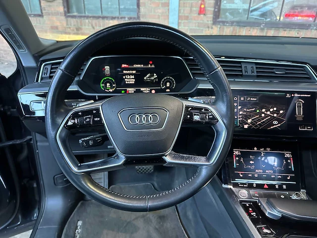 Audi e-tron 50 quattro launch edition plus 71 kwh 313pk 2019 (origineel-nl), h-889-db - afbeelding 15 van  47