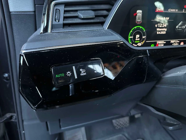 Audi e-tron 50 quattro launch edition plus 71 kwh 313pk 2019 (origineel-nl), h-889-db - afbeelding 17 van  47