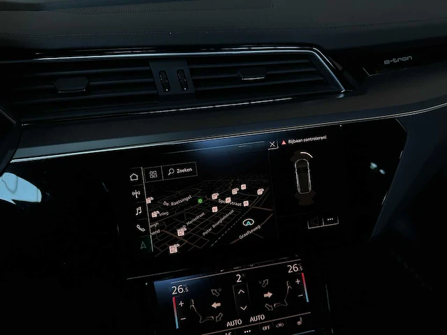 Audi e-tron 50 quattro launch edition plus 71 kwh 313pk 2019 (origineel-nl), h-889-db - afbeelding 25 van  47
