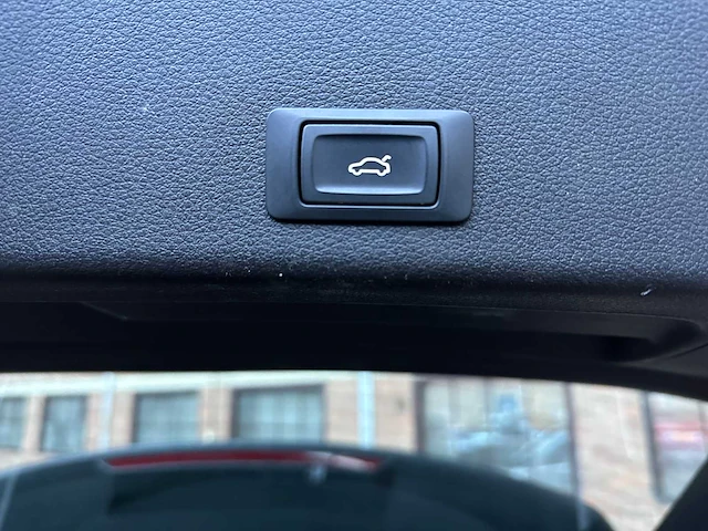 Audi e-tron 50 quattro launch edition plus 71 kwh 313pk 2019 (origineel-nl), h-889-db - afbeelding 30 van  47