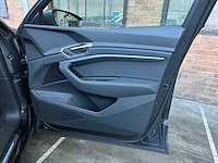 Audi e-tron 50 quattro launch edition plus 71 kwh 313pk 2019 (origineel-nl), h-889-db - afbeelding 32 van  47