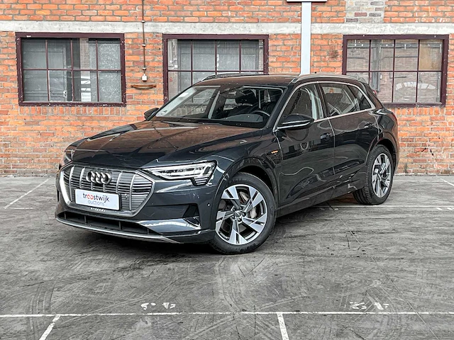 Audi e-tron 50 quattro launch edition plus 71 kwh 313pk 2019 (origineel-nl), h-889-db - afbeelding 23 van  47