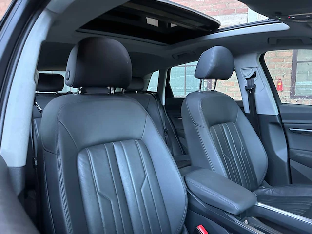 Audi e-tron 50 quattro launch edition plus 71 kwh 313pk 2019 (origineel-nl), h-889-db - afbeelding 40 van  47