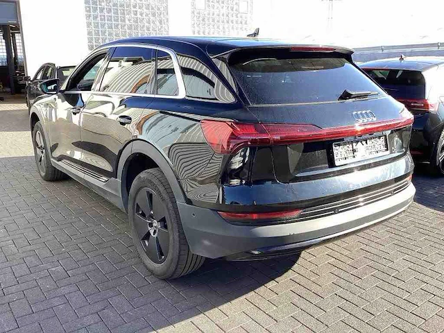 Audi e-tron 55 quattro 95 kwh 300kw automaat 2022 - afbeelding 11 van  17