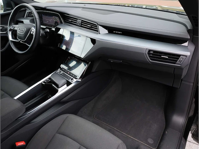Audi e-tron 55 quattro 95 kwh 300kw automaat 2022 - afbeelding 24 van  38