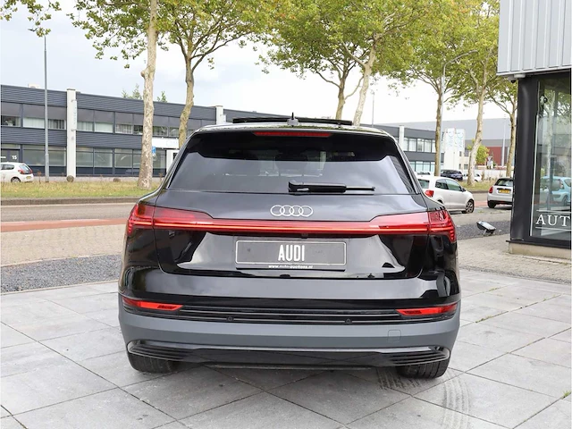 Audi e-tron 55 quattro 95 kwh 300kw automaat 2022 - afbeelding 33 van  38