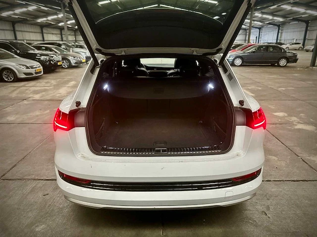 Audi e-tron 55 quattro 95 kwh automaat, k-174-hr - afbeelding 8 van  25