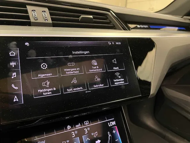 Audi e-tron 55 quattro advanced 95 kwh 360pk 2018 (origineel-nl), xh-729-d - afbeelding 31 van  71