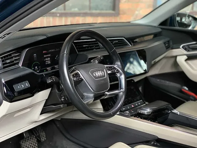 Audi e-tron 55 quattro advanced 95 kwh 360pk 2019 (origineel-nl + 1e eigenaar), zt-397-b - afbeelding 27 van  79