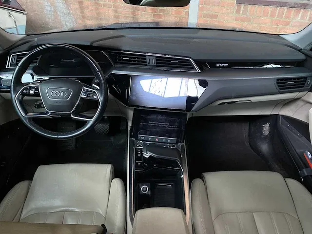 Audi e-tron 55 quattro advanced 95 kwh 360pk 2019 (origineel-nl + 1e eigenaar), zt-397-b - afbeelding 30 van  79