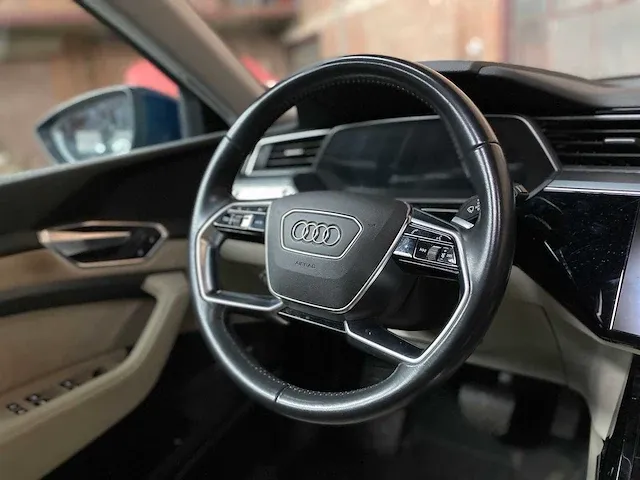 Audi e-tron 55 quattro advanced 95 kwh 360pk 2019 (origineel-nl + 1e eigenaar), zt-397-b - afbeelding 31 van  79