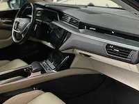 Audi e-tron 55 quattro advanced 95 kwh 360pk 2019 (origineel-nl + 1e eigenaar), zt-397-b - afbeelding 33 van  79