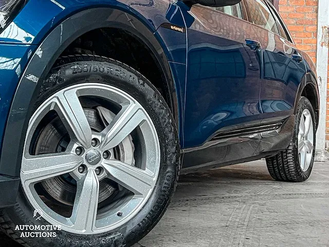 Audi e-tron 55 quattro advanced 95 kwh 360pk 2019 (origineel-nl + 1e eigenaar), zt-397-b - afbeelding 34 van  79