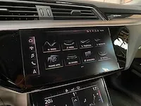 Audi e-tron 55 quattro advanced 95 kwh 360pk 2019 (origineel-nl + 1e eigenaar), zt-397-b - afbeelding 50 van  79