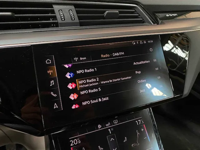 Audi e-tron 55 quattro advanced 95 kwh 360pk 2019 (origineel-nl + 1e eigenaar), zt-397-b - afbeelding 51 van  79