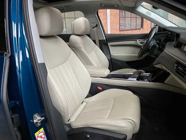 Audi e-tron 55 quattro advanced 95 kwh 360pk 2019 (origineel-nl + 1e eigenaar), zt-397-b - afbeelding 66 van  79